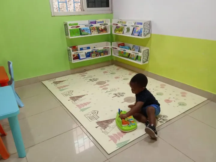 Exploration sur le tapis d’éveil